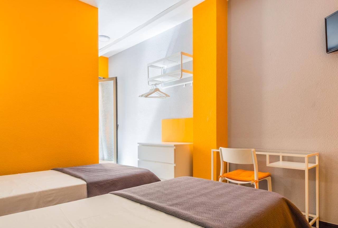Hostal Tropical Almunecar Bagian luar foto